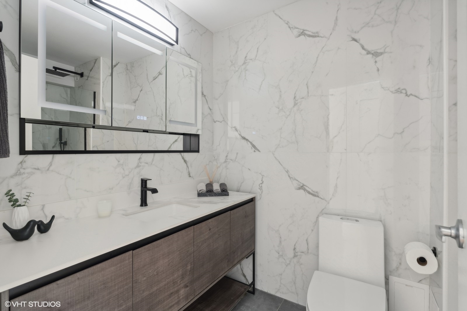 195 N Harbor Drive Unit: 5404