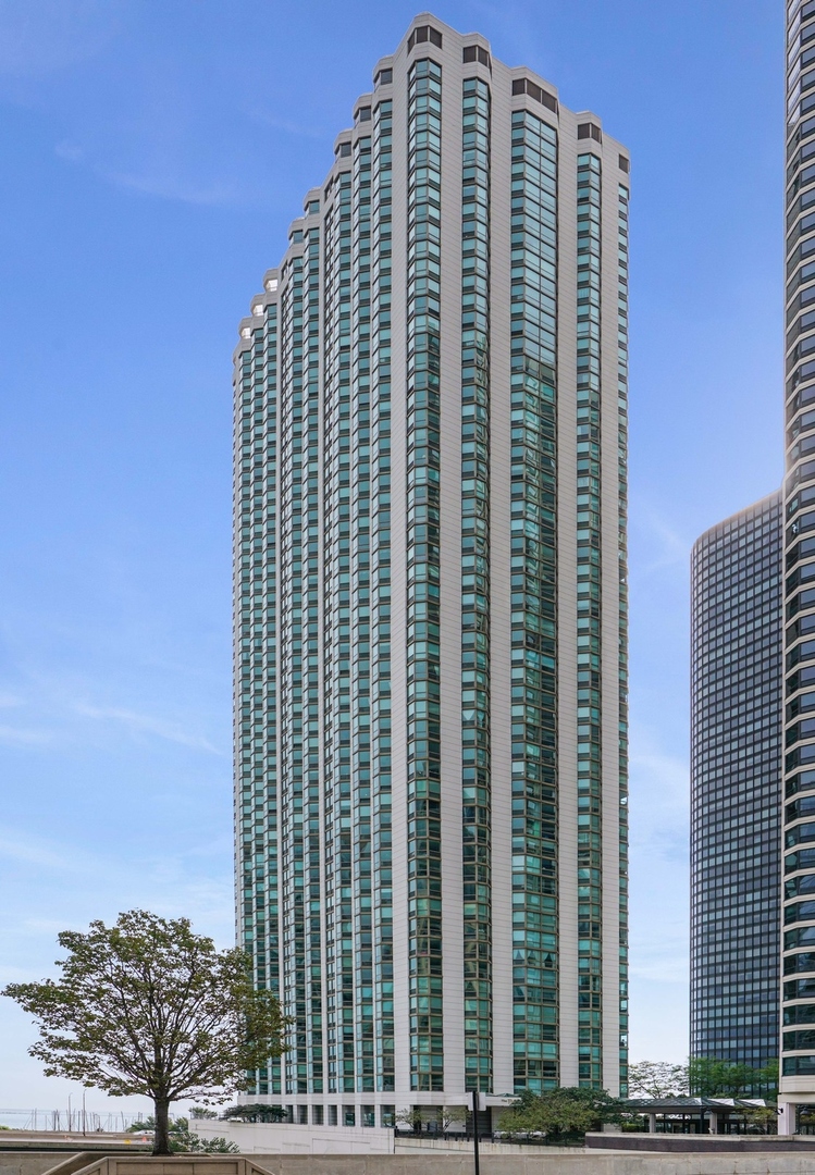 195 N Harbor Drive Unit: 5404