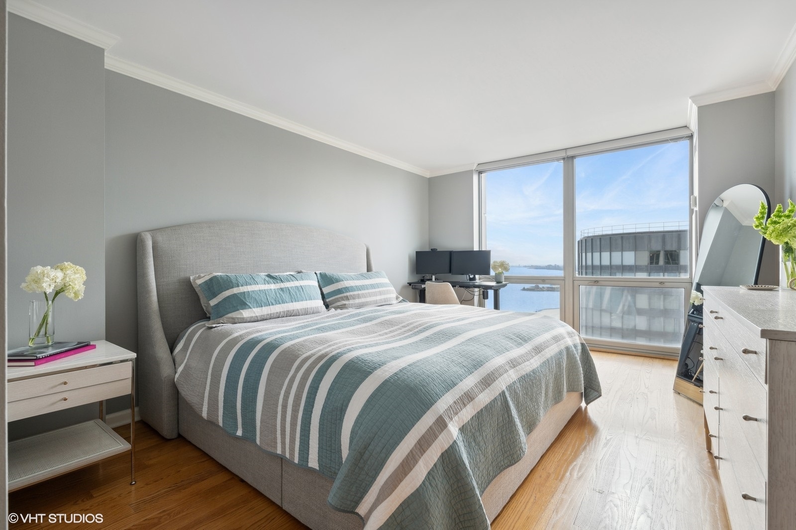 195 N Harbor Drive Unit: 5404