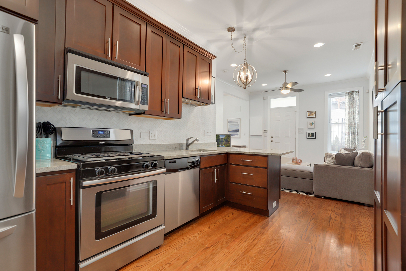 1025 N Wood Street Unit: 1R