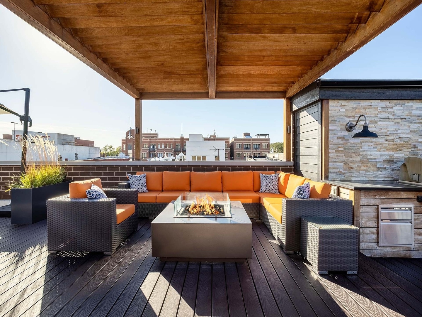 738 W Schubert Avenue Unit: 3