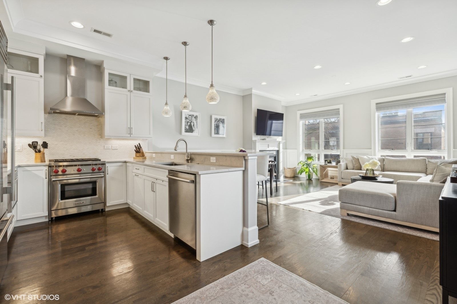 738 W Schubert Avenue Unit: 3