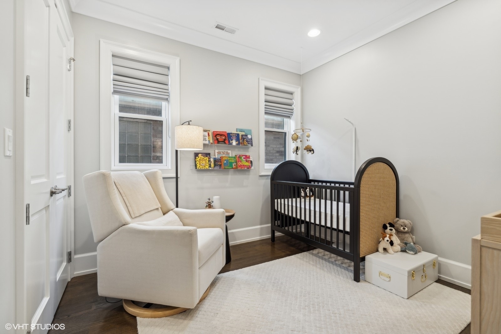 738 W Schubert Avenue Unit: 3