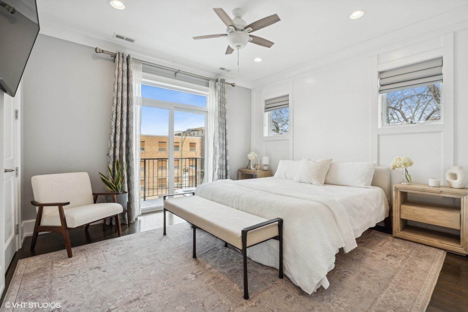738 W Schubert Avenue Unit: 3