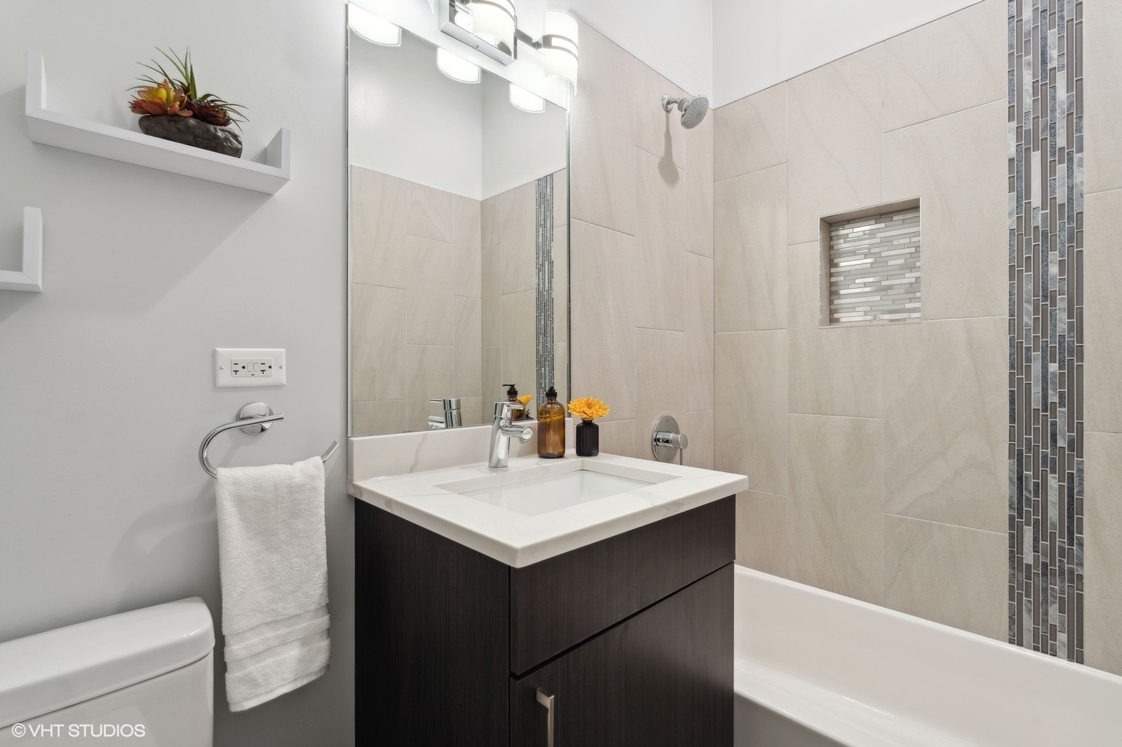 3518 W wabansia Avenue Unit: 2