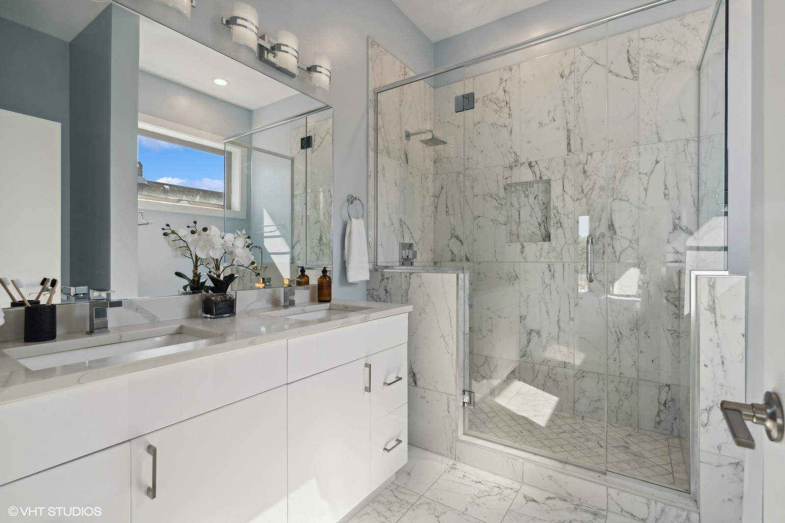 3518 W wabansia Avenue Unit: 2