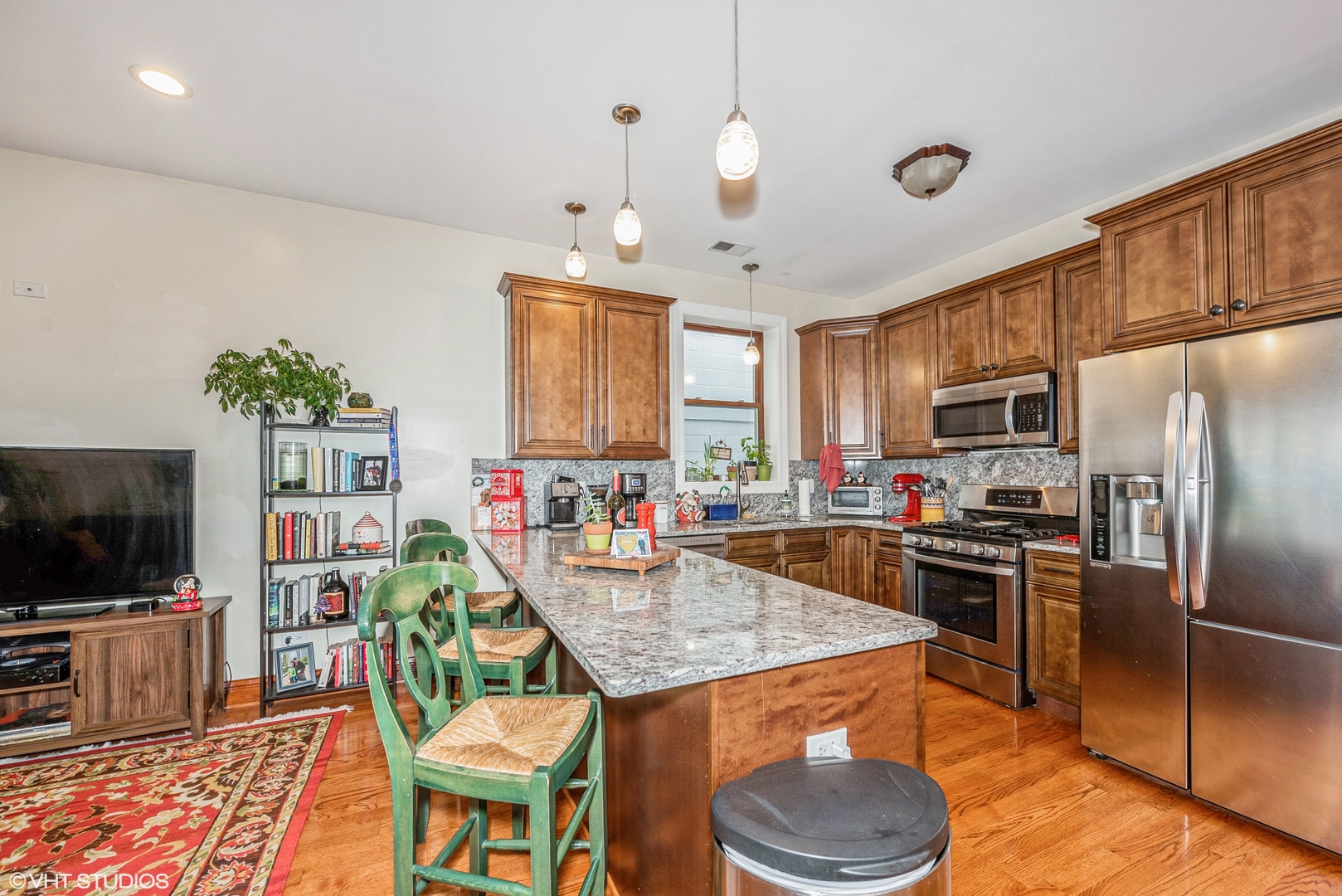 3037 W Lyndale Street Unit: 2