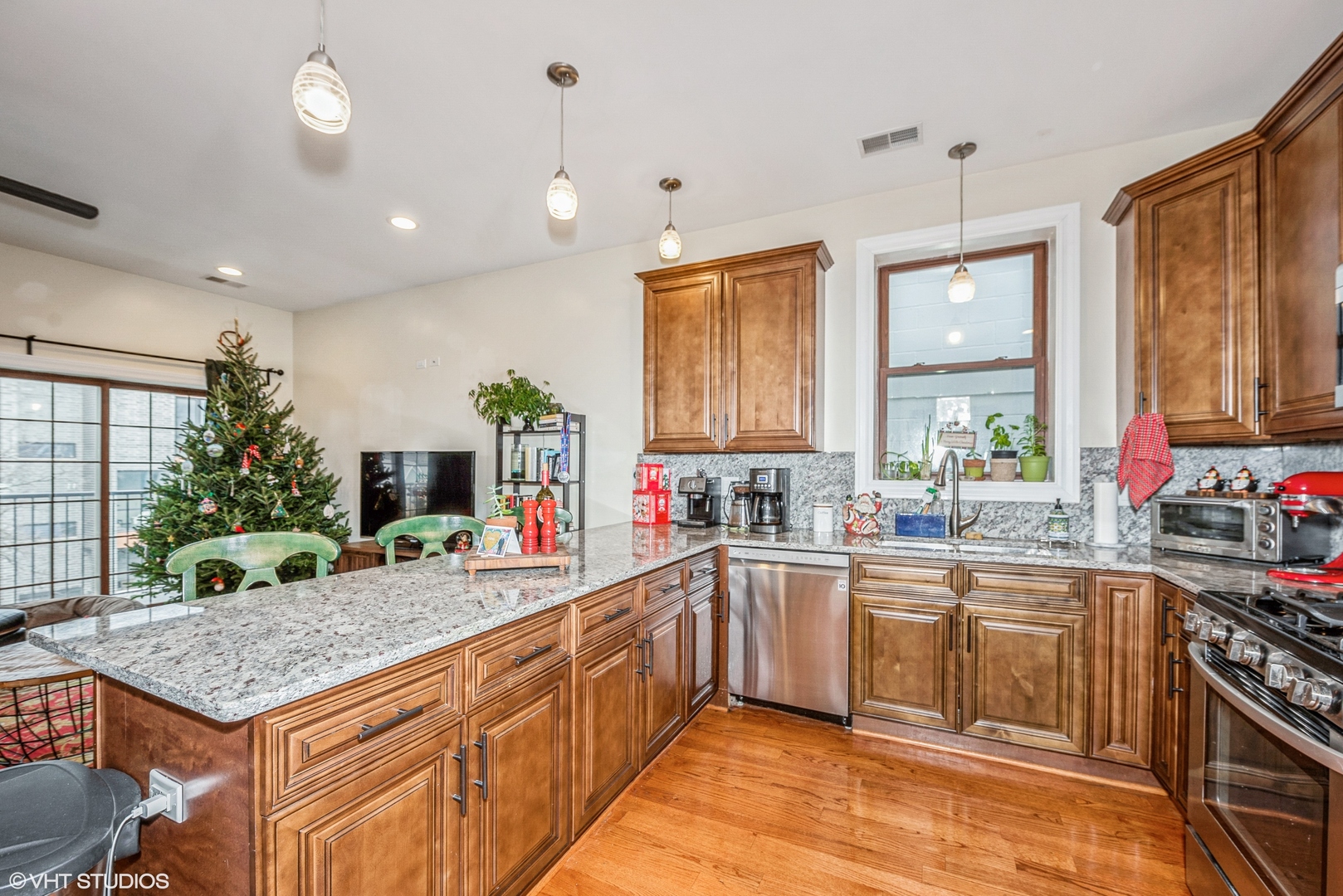 3037 W Lyndale Street Unit: 2