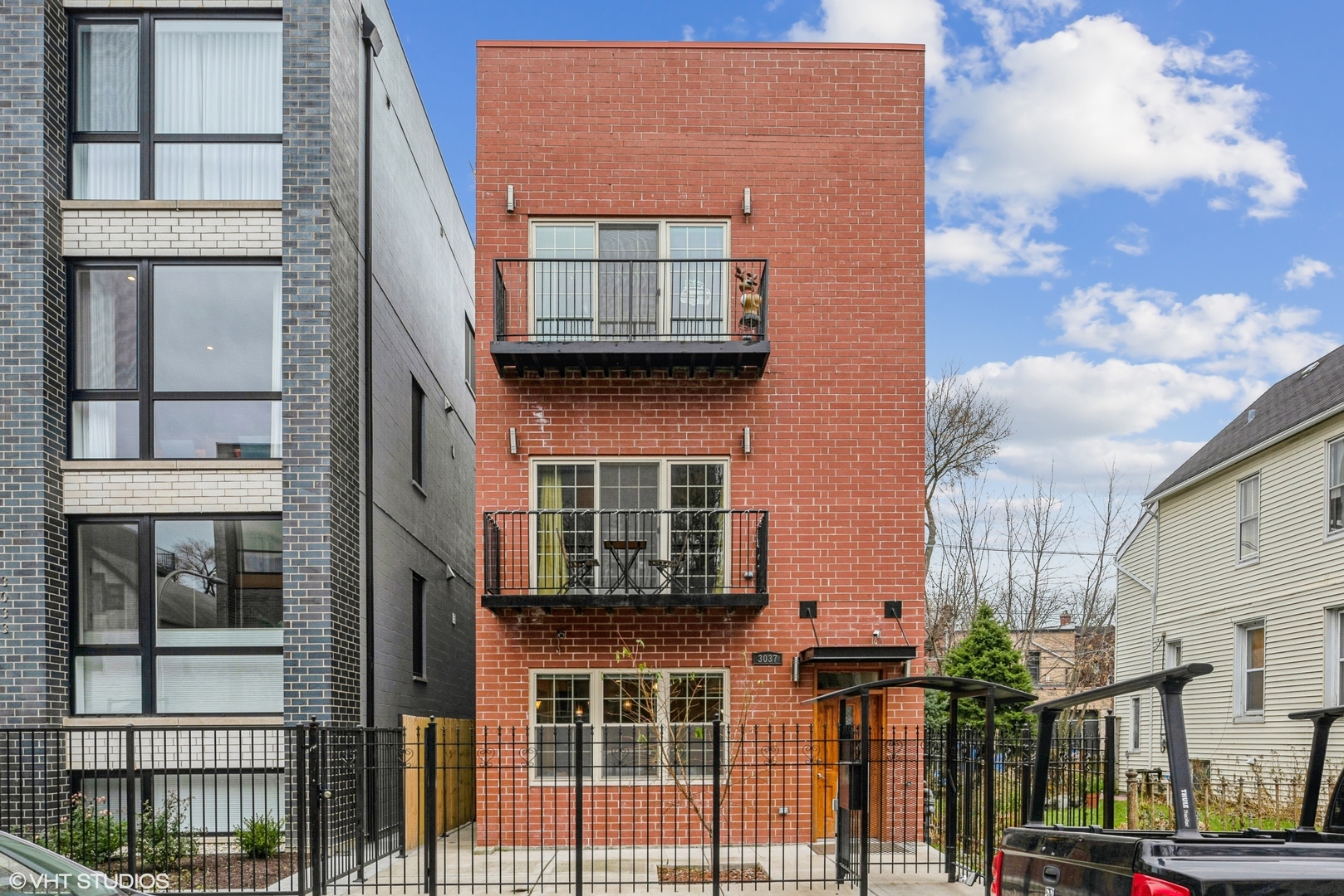 3037 W Lyndale Street Unit: 2