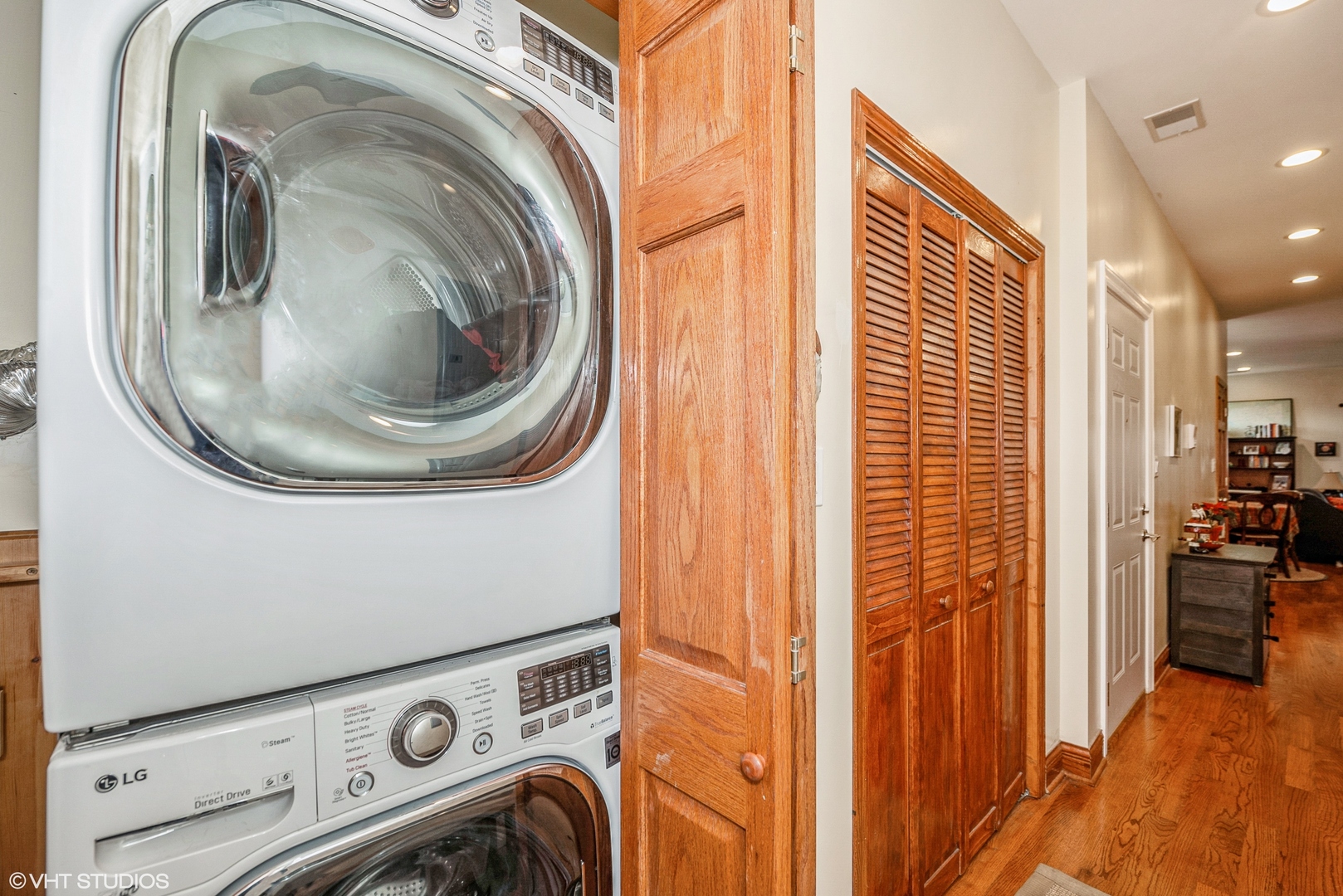 3037 W Lyndale Street Unit: 2