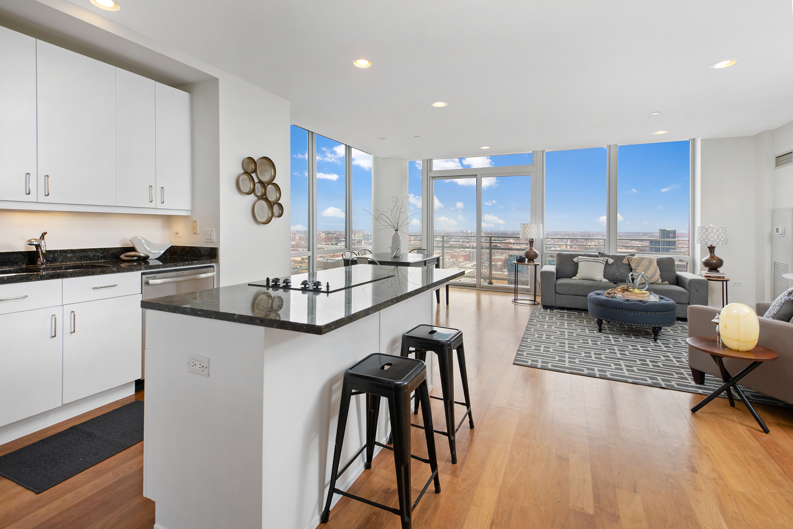 737 W Washington Boulevard Unit: 2510