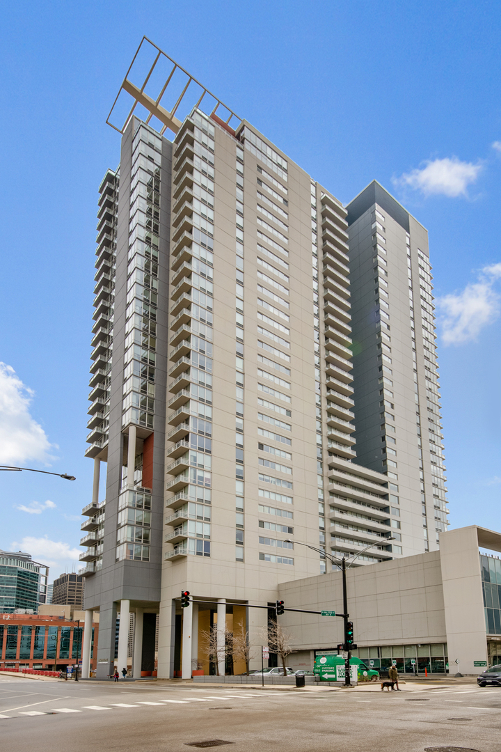 737 W Washington Boulevard Unit: 2510