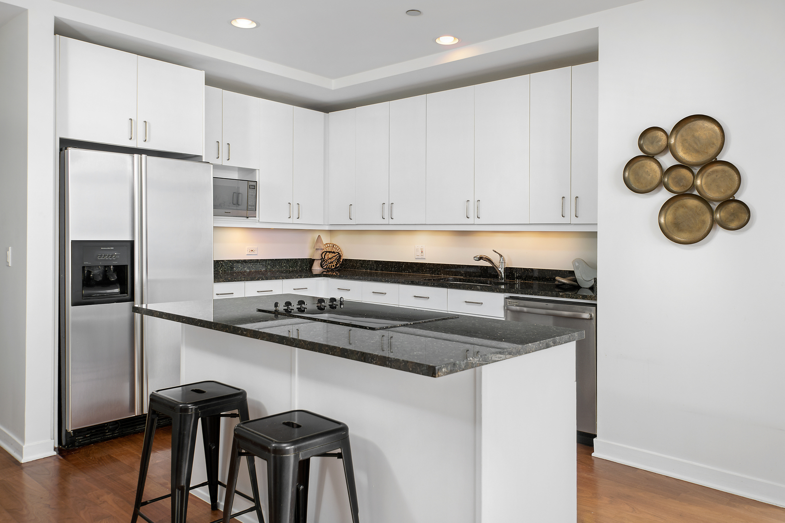 737 W Washington Boulevard Unit: 2510