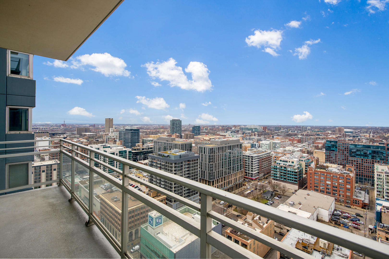 737 W Washington Boulevard Unit: 2510