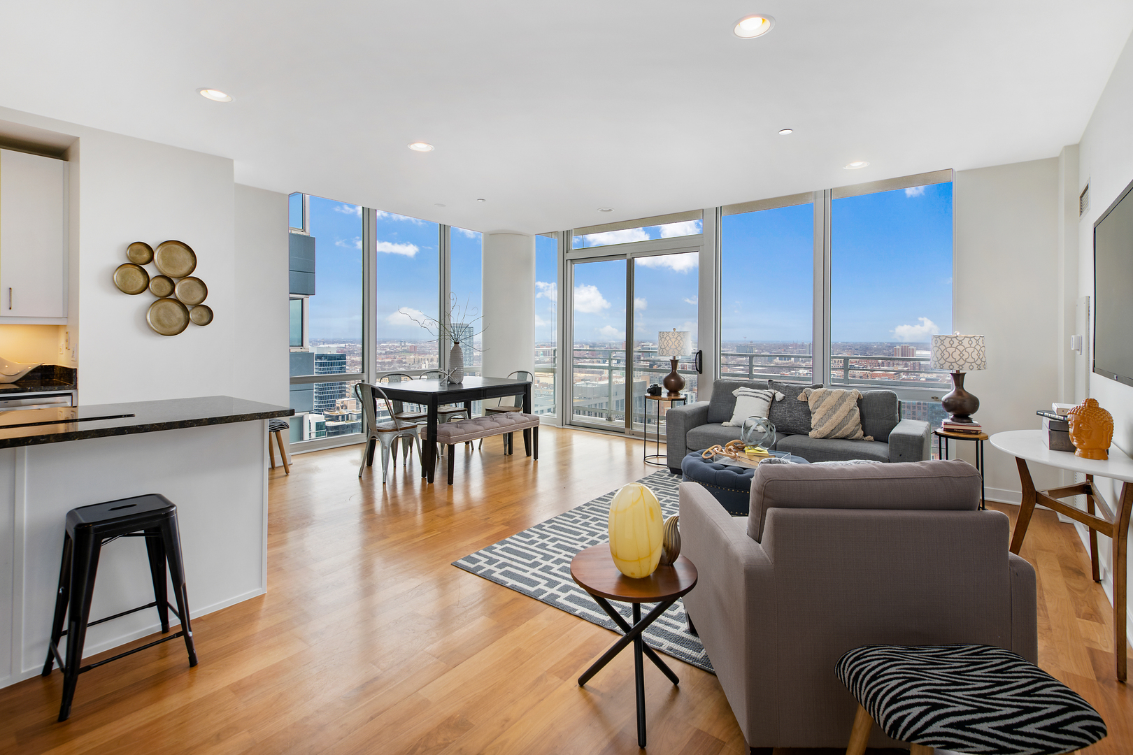 737 W Washington Boulevard Unit: 2510