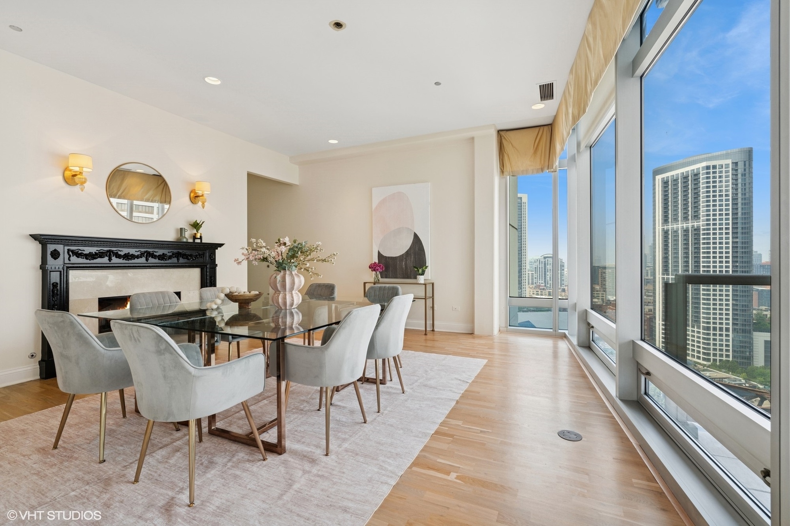 333 N Canal Street Unit: 2201