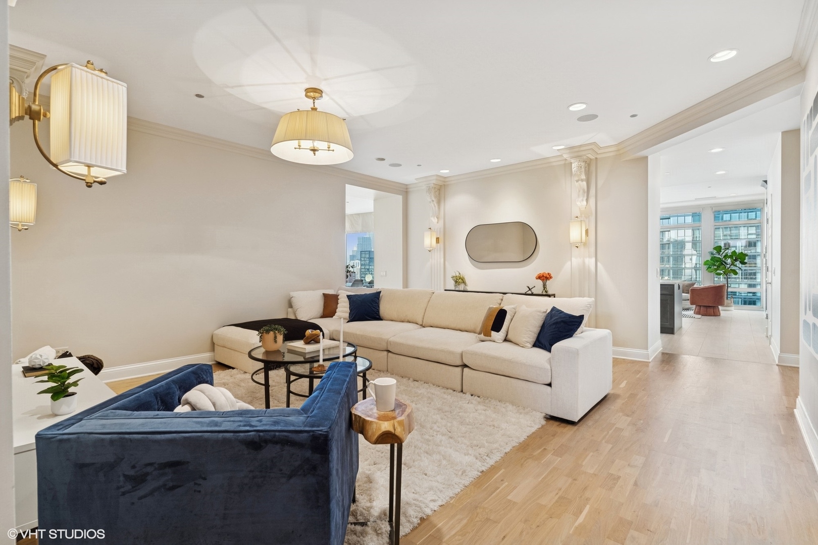 333 N Canal Street Unit: 2201