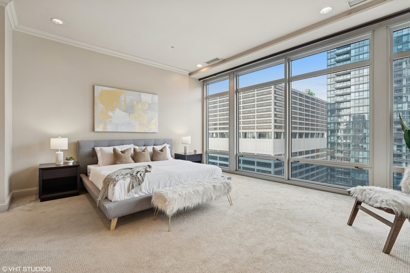 333 N Canal Street Unit: 2201