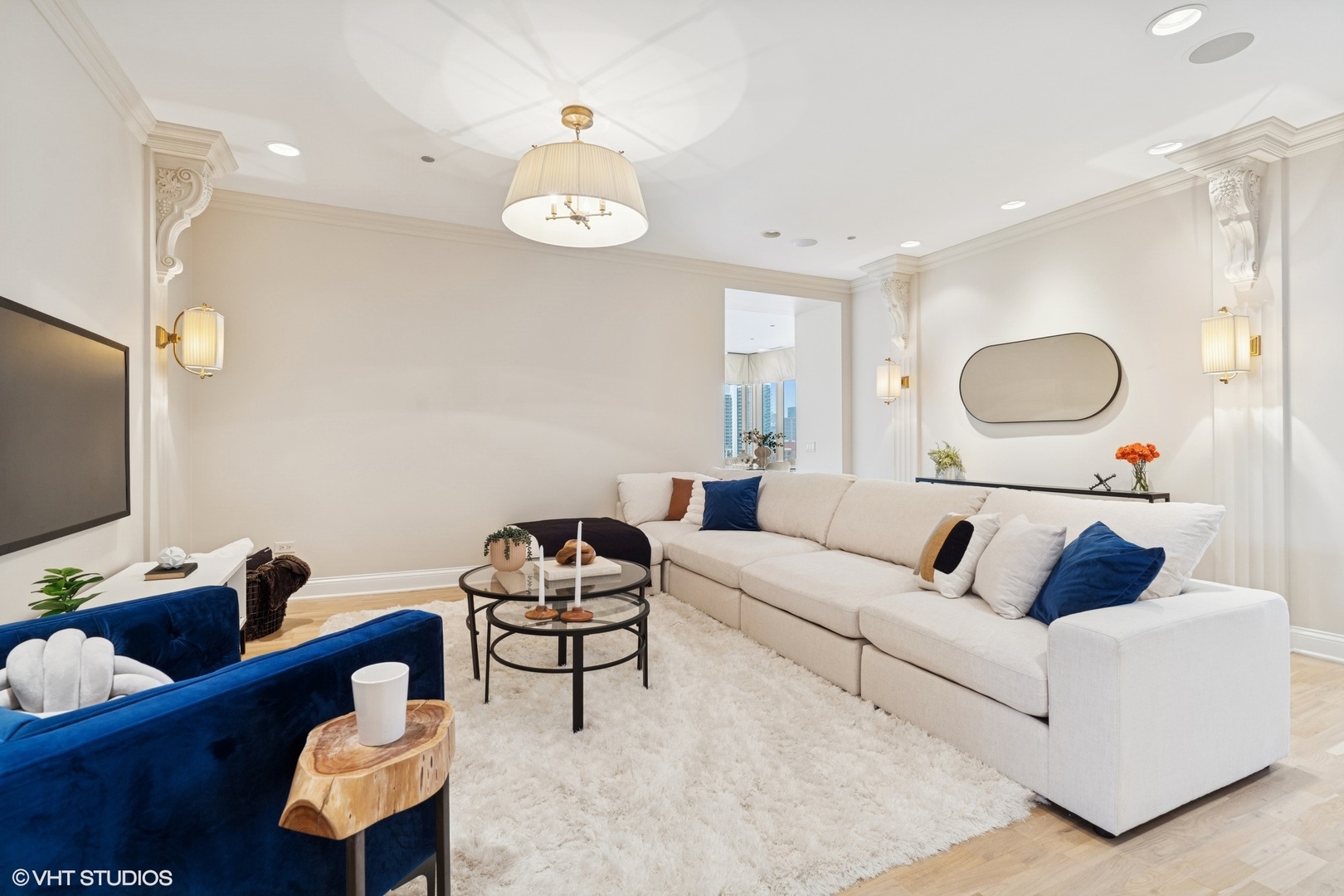 333 N Canal Street Unit: 2201