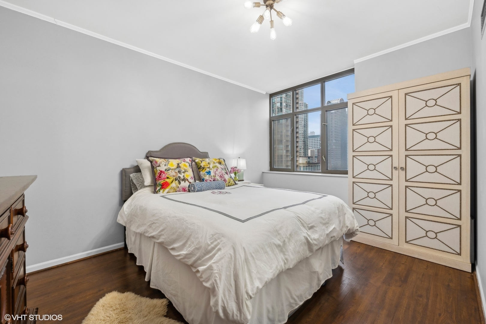 630 N STATE Street Unit: 2103