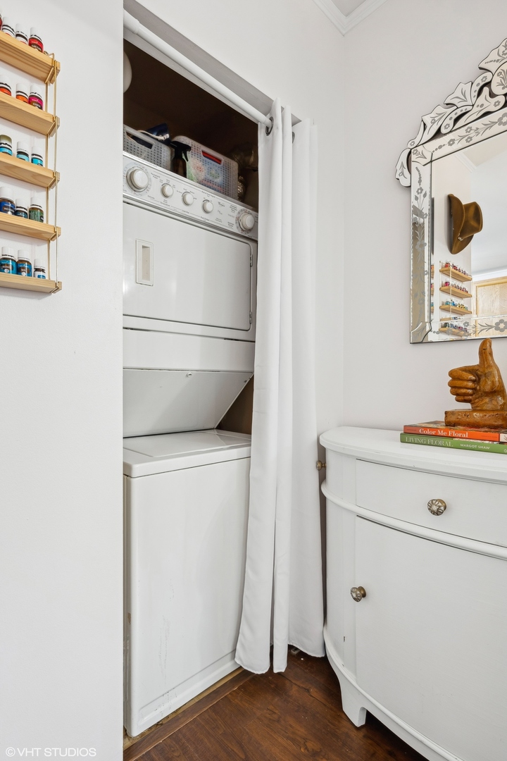 630 N STATE Street Unit: 2103