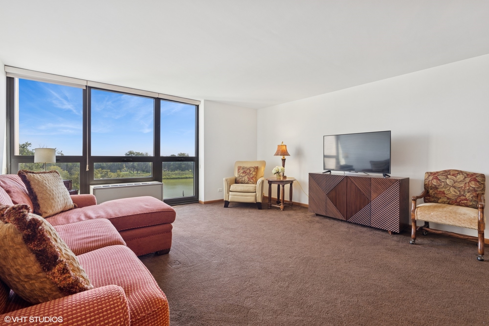 2500 N Lakeview Avenue Unit: 603