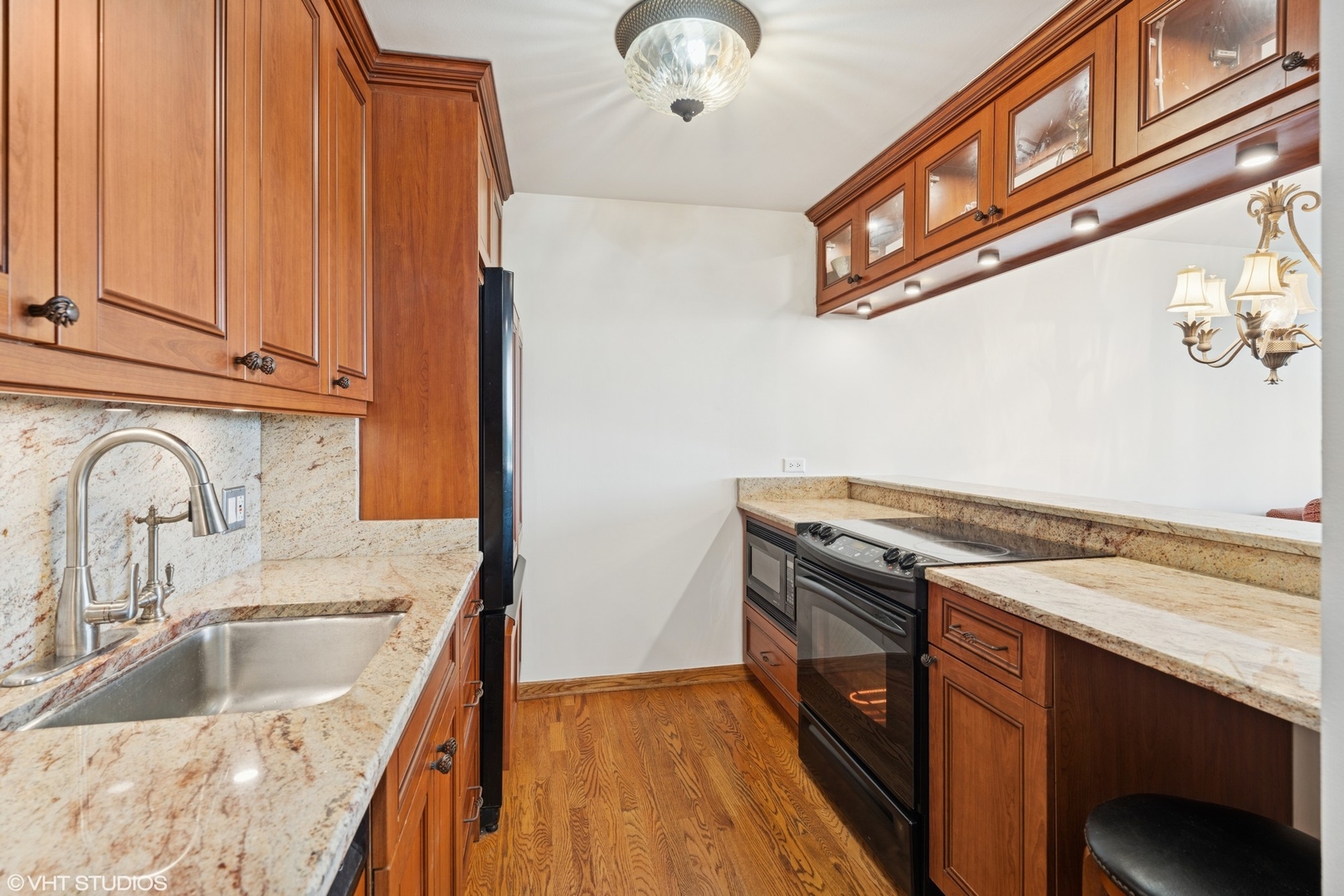 2500 N Lakeview Avenue Unit: 603