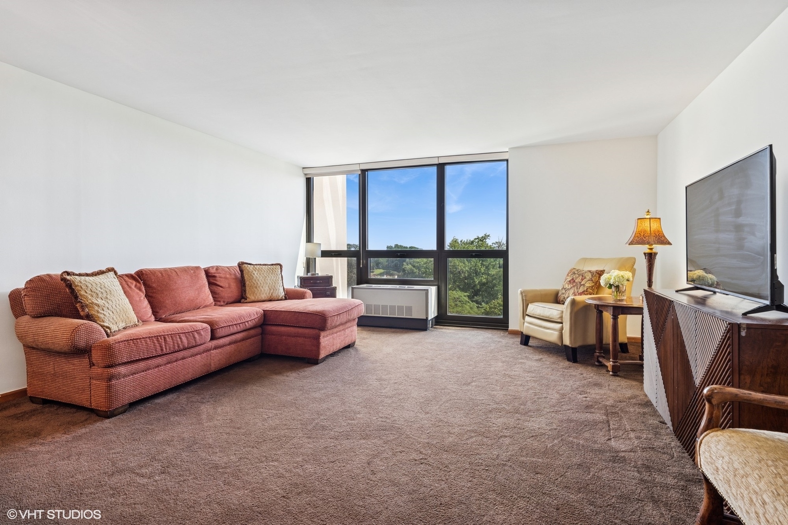 2500 N Lakeview Avenue Unit: 603