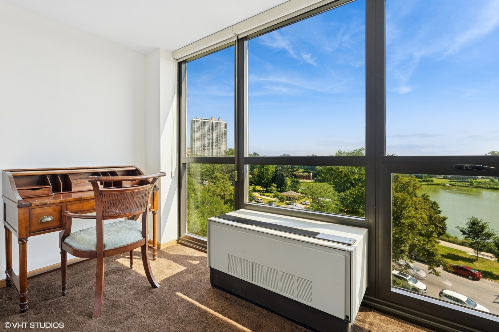 2500 N Lakeview Avenue Unit: 603
