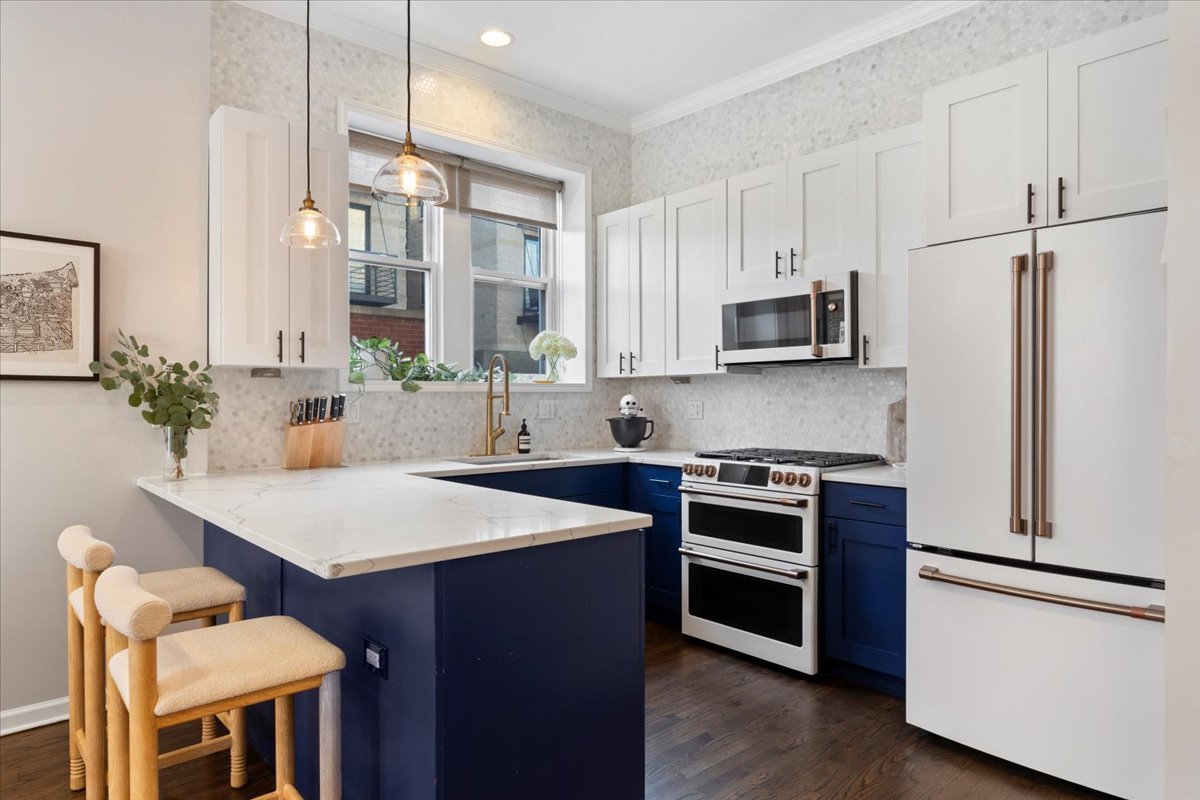 514 N Armour Street Unit: 1F