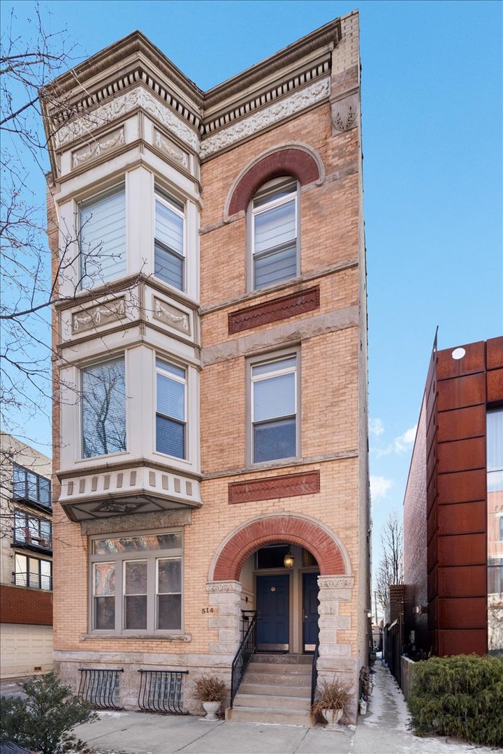 514 N Armour Street Unit: 1F