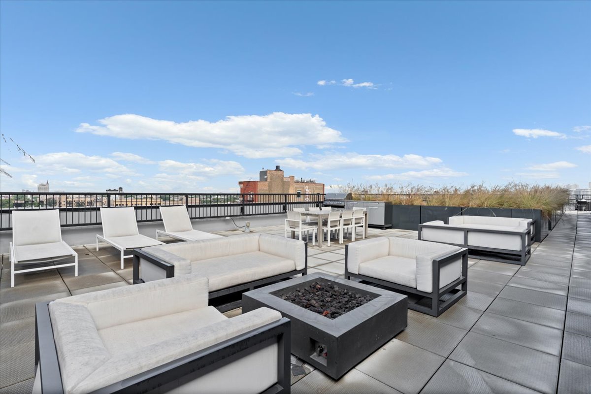 1648 W Division Street Unit: 603