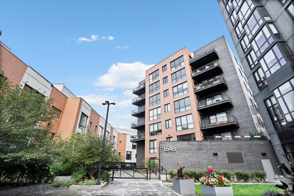 1648 W Division Street Unit: 603