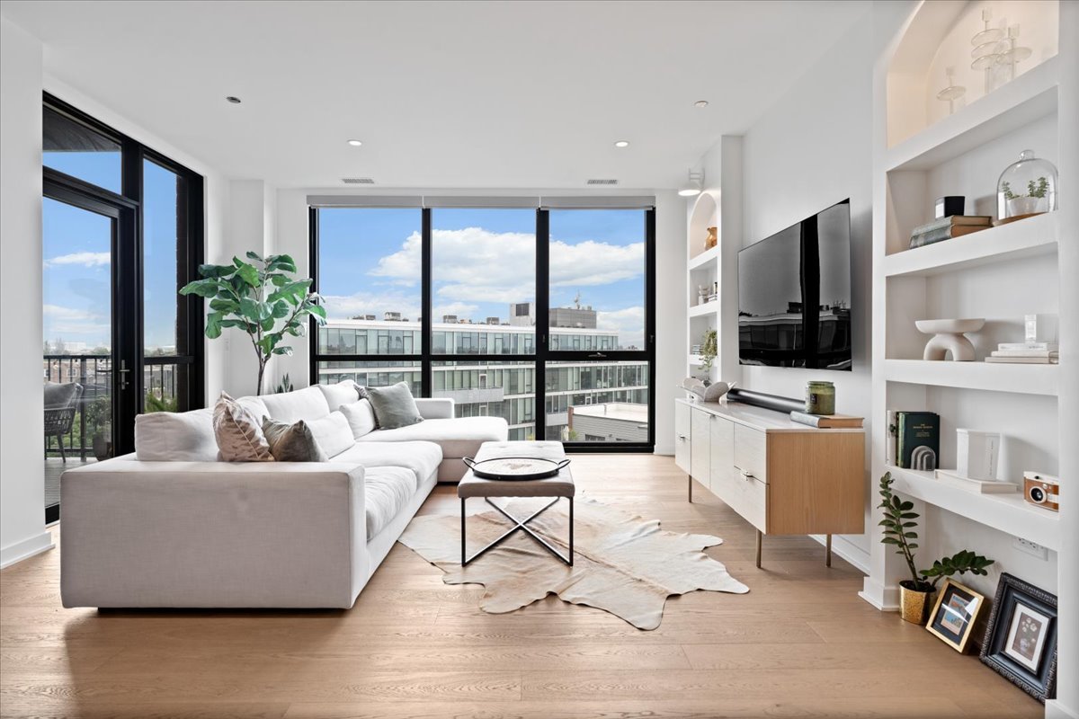 1648 W Division Street Unit: 603