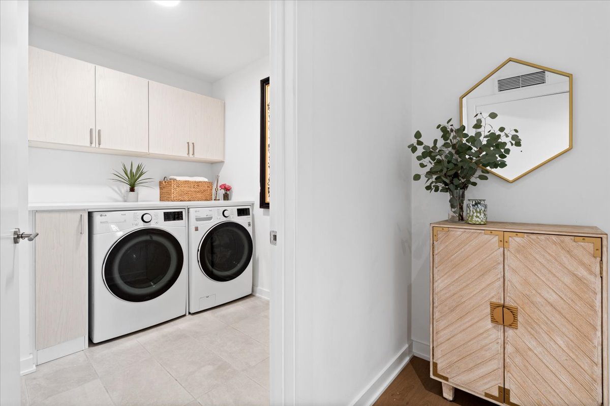 1648 W Division Street Unit: 603