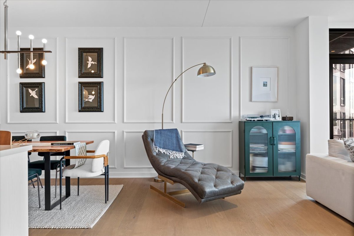 1648 W Division Street Unit: 603