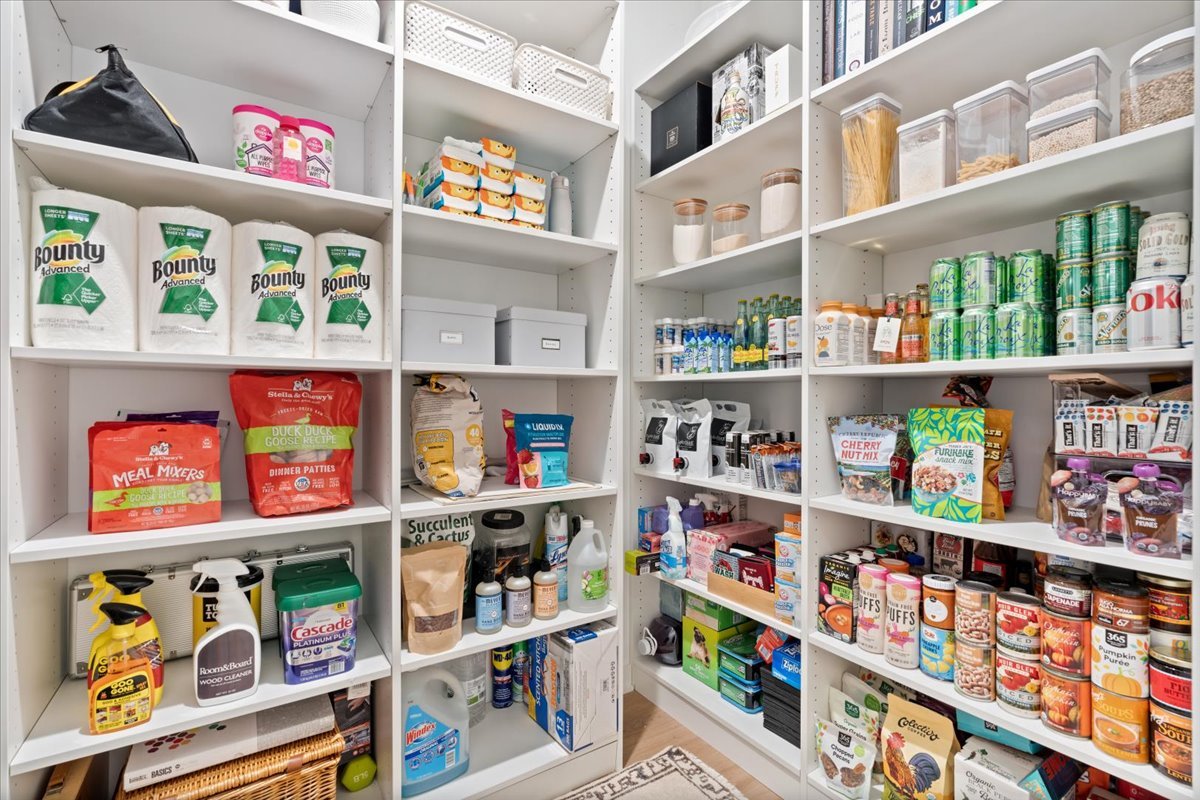 1648 W Division Street Unit: 603