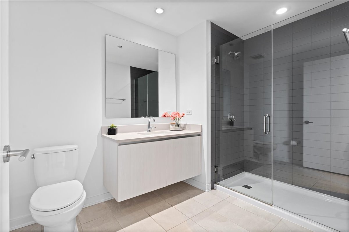 1648 W Division Street Unit: 603