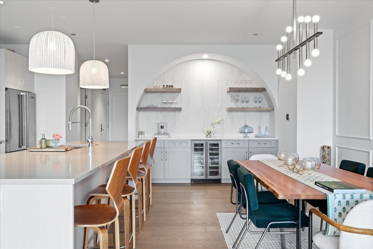 1648 W Division Street Unit: 603