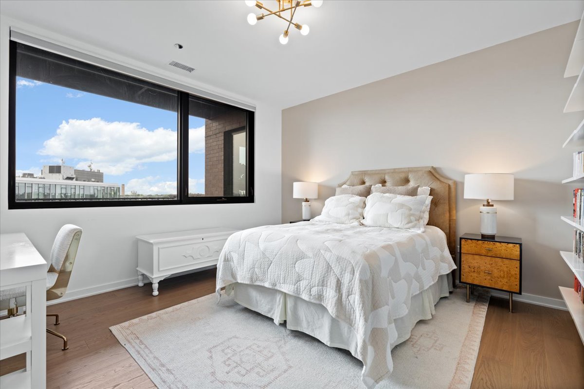 1648 W Division Street Unit: 603
