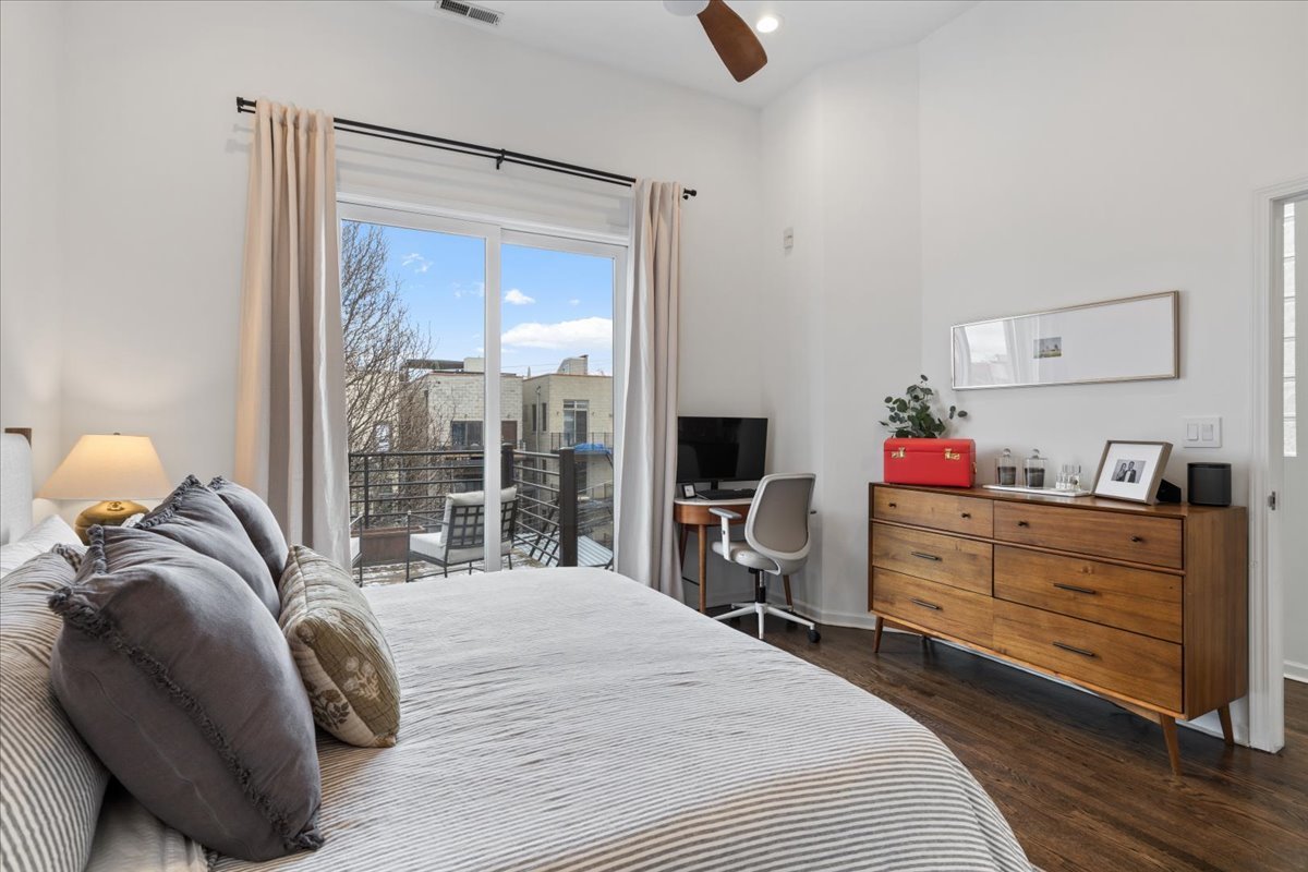 1025 N Hermitage Avenue Unit: 3