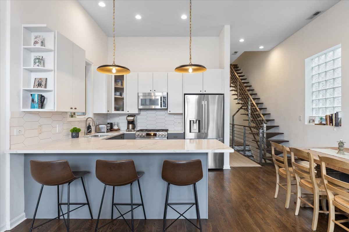 1025 N Hermitage Avenue Unit: 3