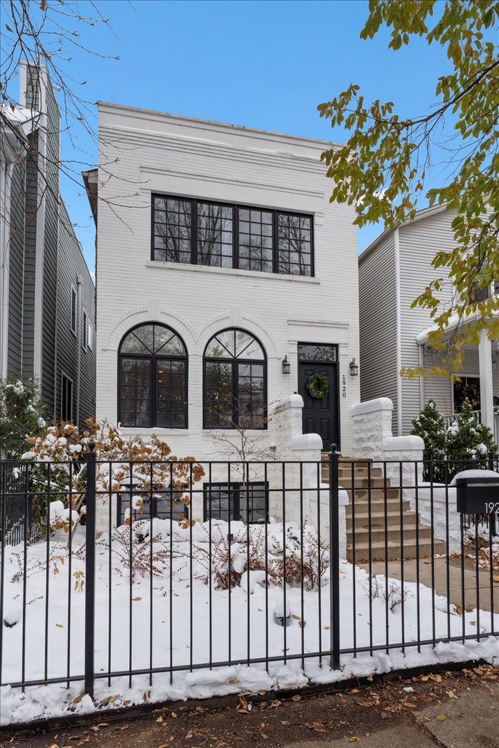 1920 W George Street