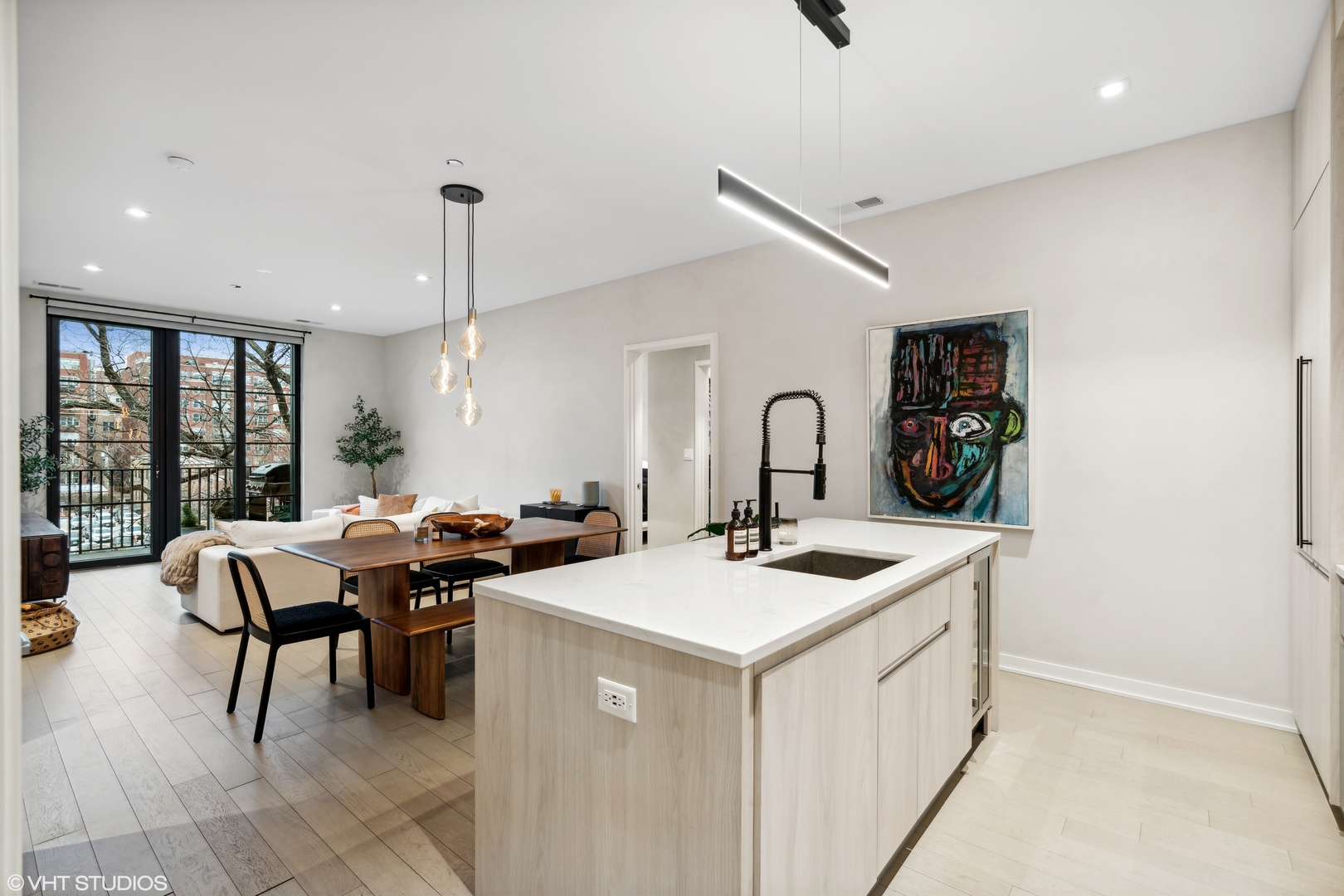 1400 W Monroe Street Unit: 4C