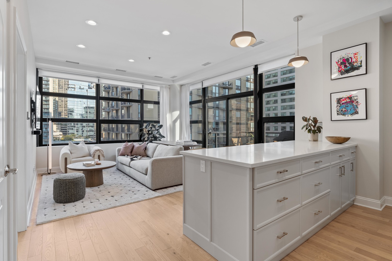 101 W Superior Street Unit: 905