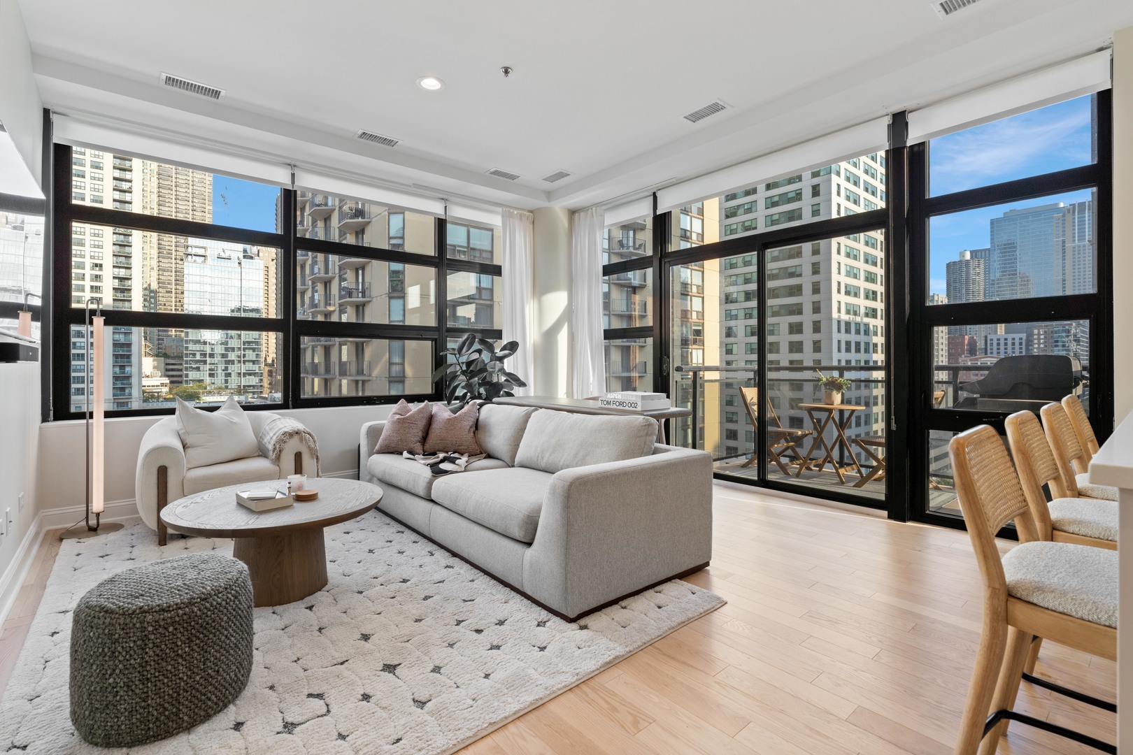 101 W Superior Street Unit: 905