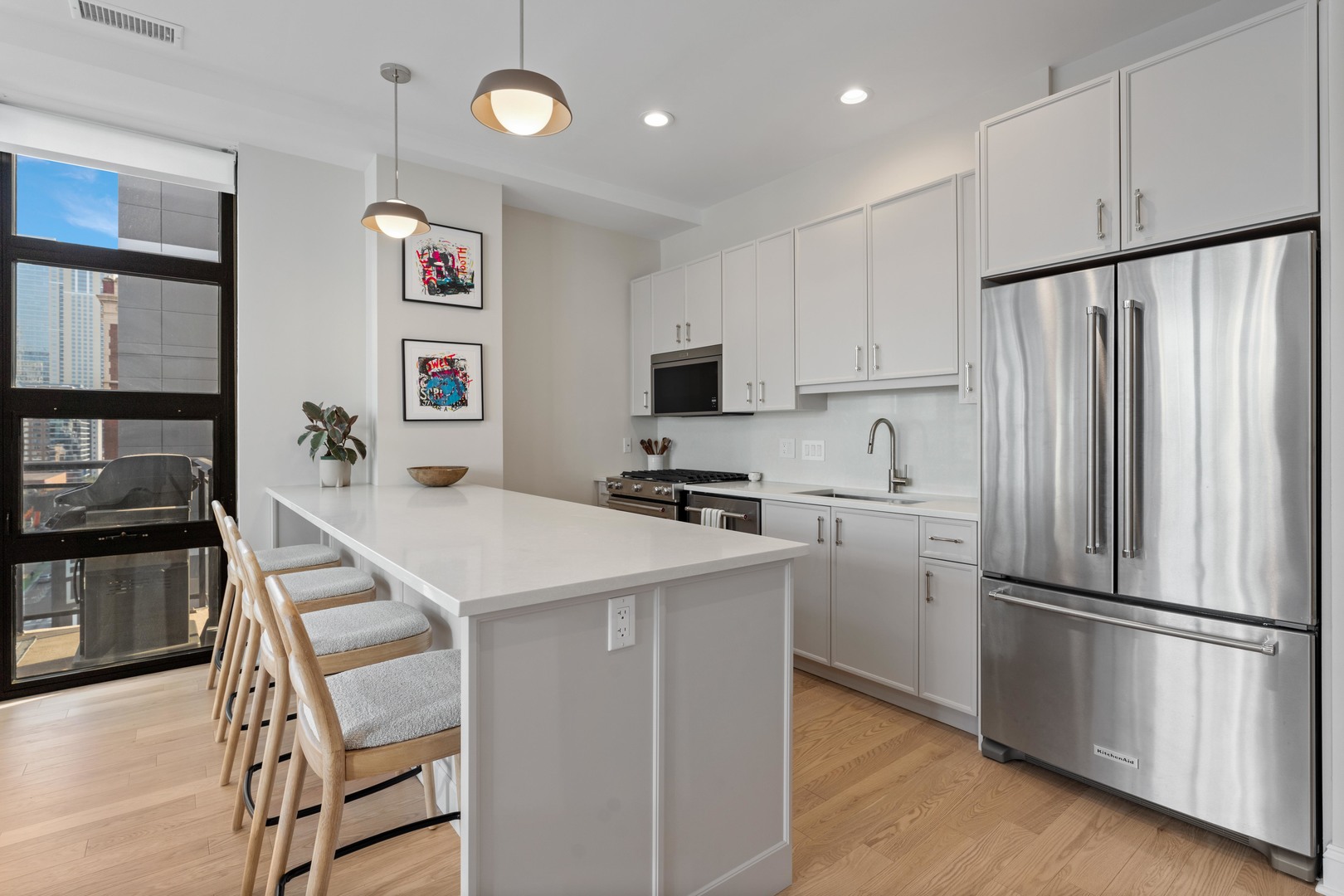 101 W Superior Street Unit: 905