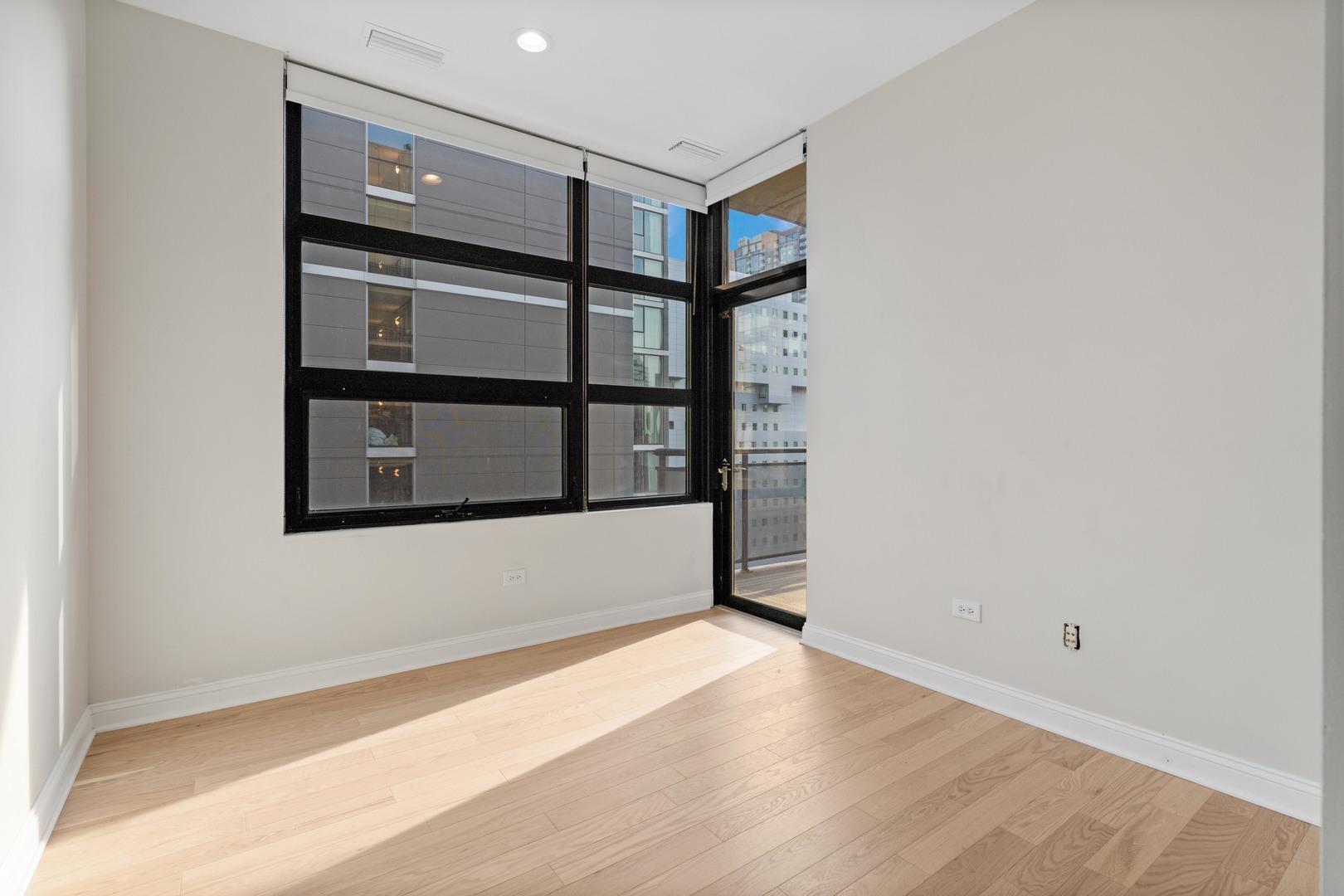 101 W Superior Street Unit: 905