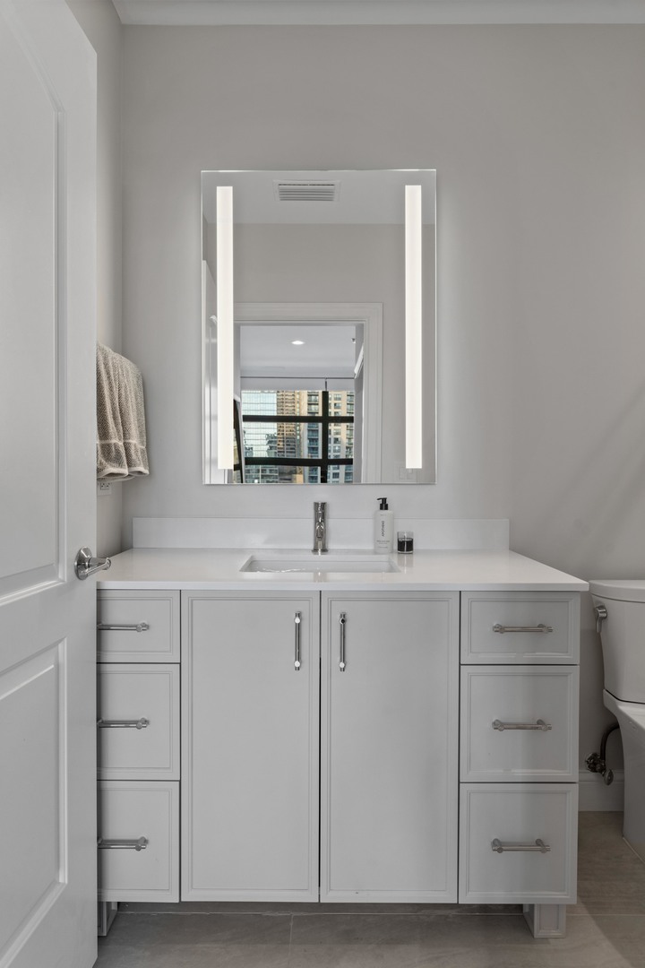 101 W Superior Street Unit: 905