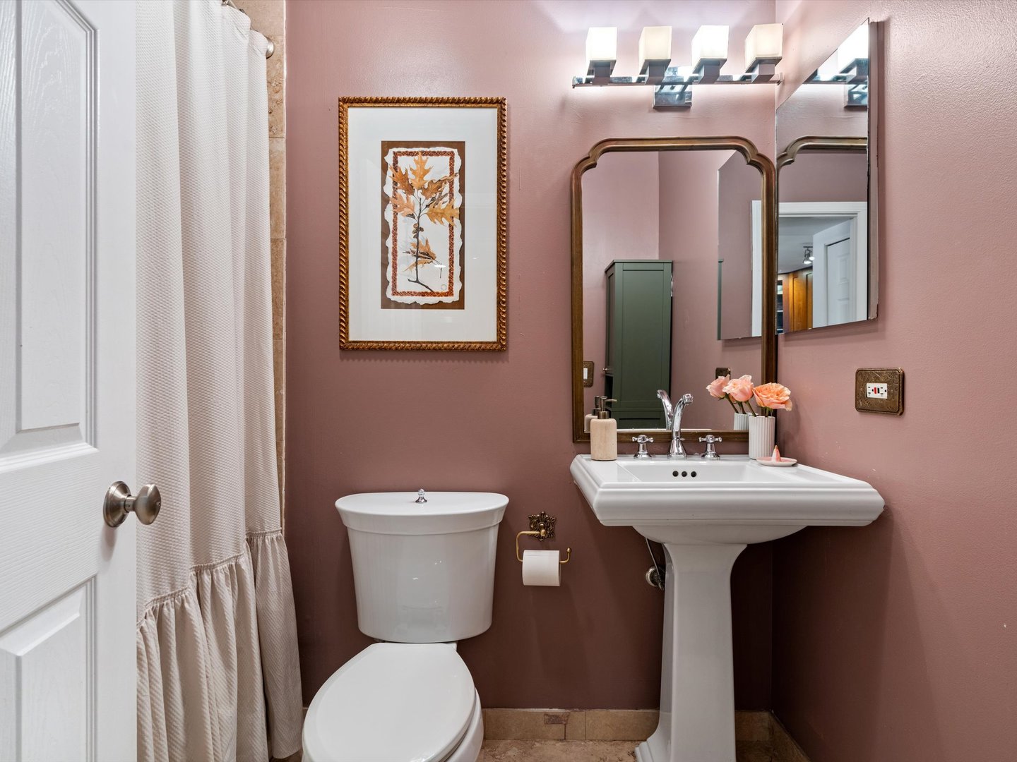 2140 N Lincoln Avenue Unit: 5306